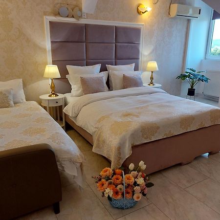 Pension Casablanca Campina Esterno foto